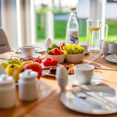 Hangar 19 Großzügiges Mit Terrasse Und Garten H4w2 Apartment