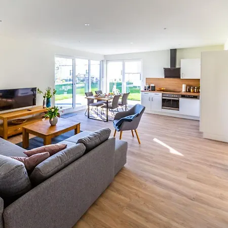 Hangar 19 Großzügiges Mit Terrasse Und Garten H4w2 Apartment *