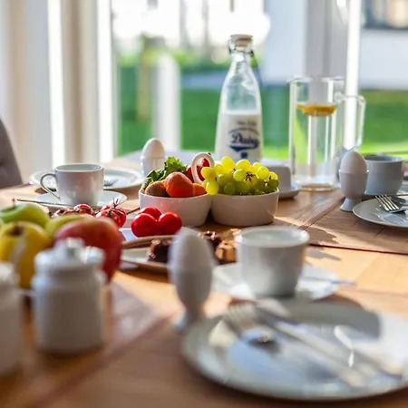 Apartment Hangar 19 Großzügiges Mit Terrasse Und Garten H4w2