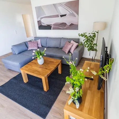 Apartment Hangar 19 Grosszuegiges Mit Terrasse Und Garten H4w2 *