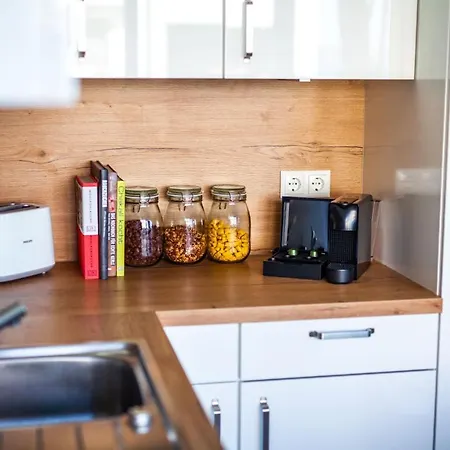 Apartment Hangar 19 Großzügiges Mit Terrasse Und Garten H4w2 *