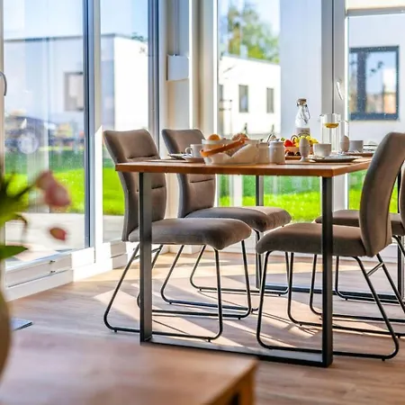 Hangar 19 Großzügiges Mit Terrasse Und Garten H4w2